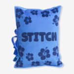 Almofada Formato Carta Stitch Love com Laço